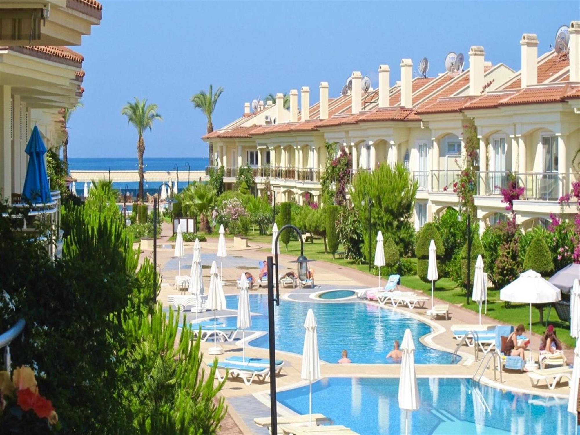 Sunset Beach Club Lebrentals 페티예 외부 사진